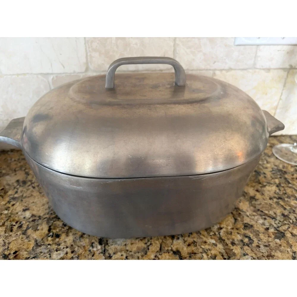 Vintage Wagner Ware Sidney O Magnalite 4265 P Roaster Dutch w/ Lid and trivet